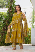Women's Pure Fine Cotton Floral Printed Kurti Set with Pants & Mulmul Dupatta